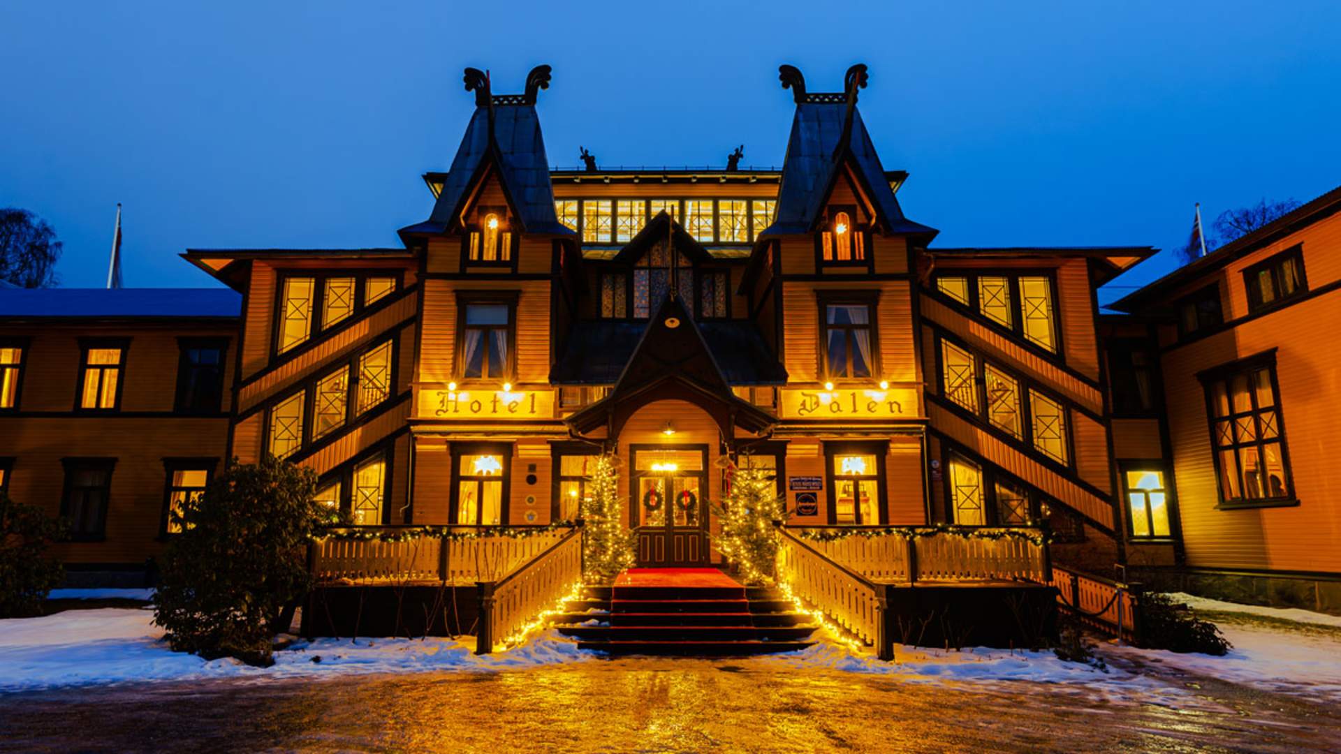 Dalen-Hotel-Christmas---exterior