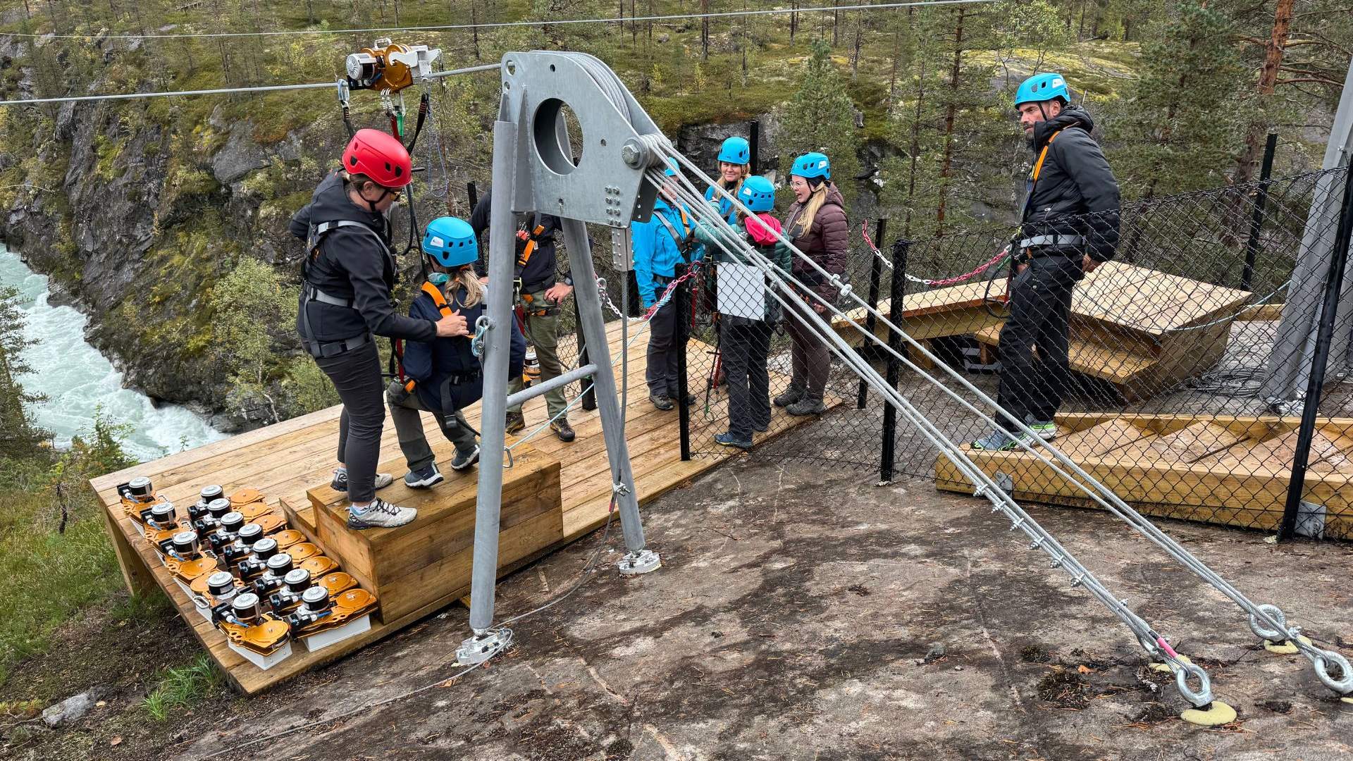 SkyRavn Zipline - IceTroll