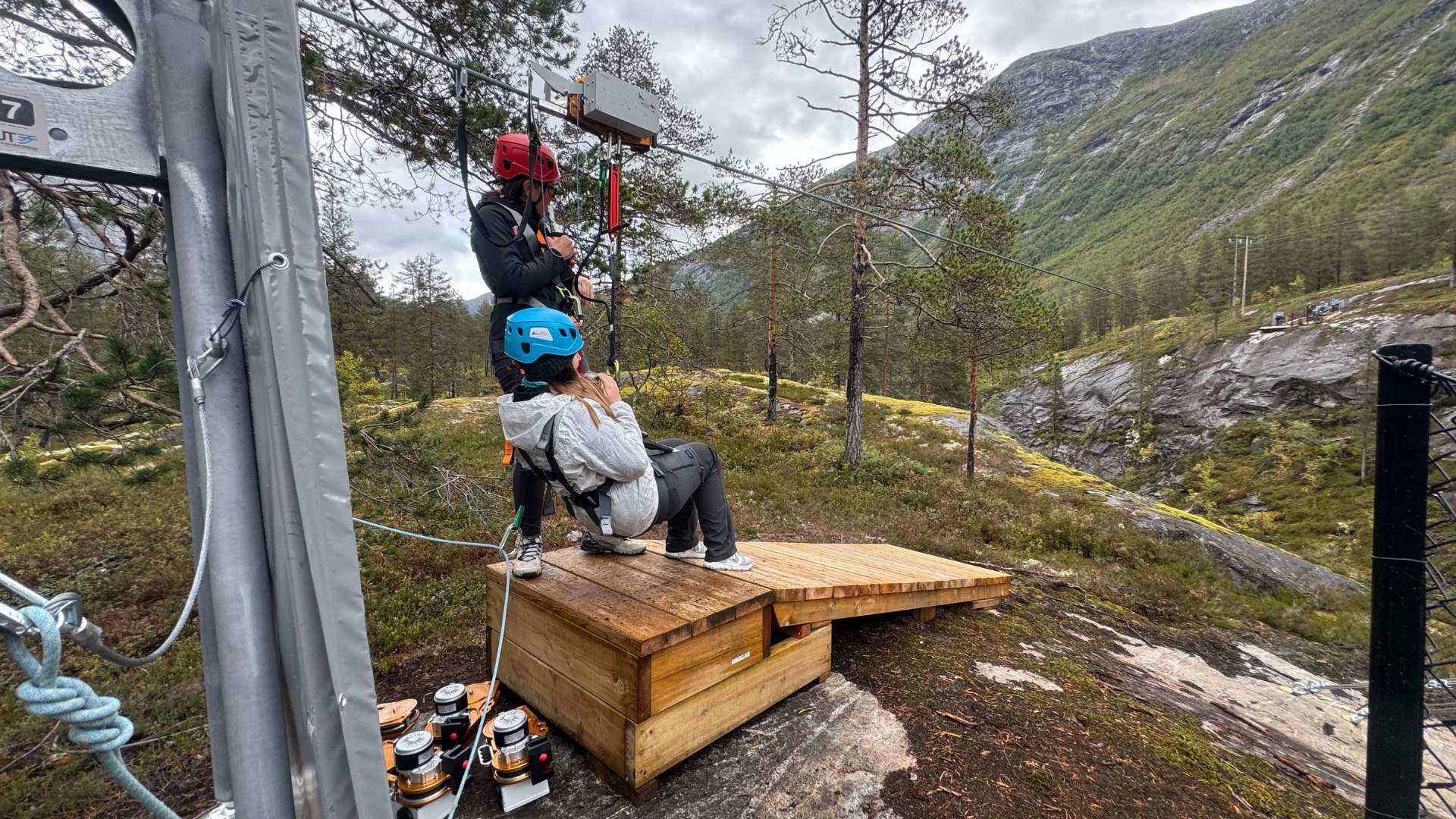 SkyRavn Zipline - IceTroll