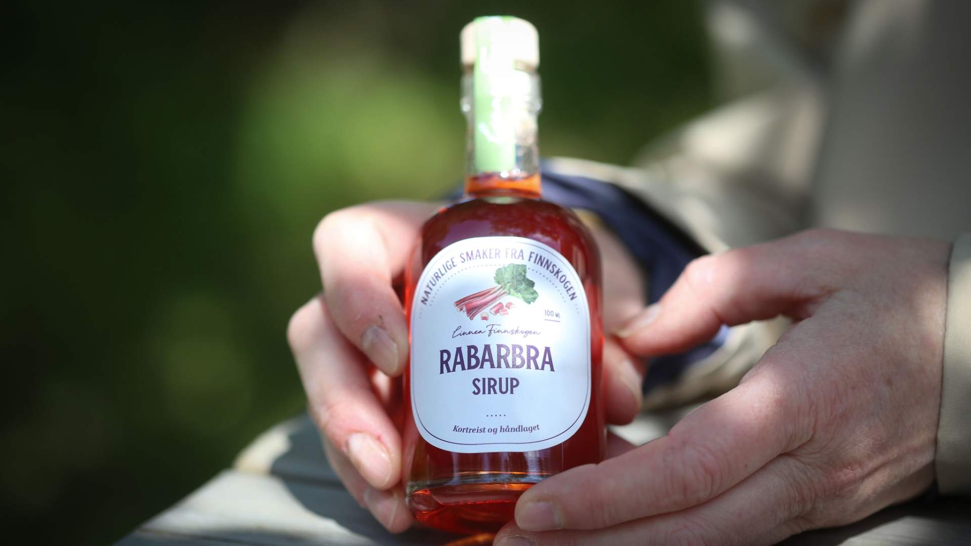 Ebbas Matgleder Rabarbrasirup