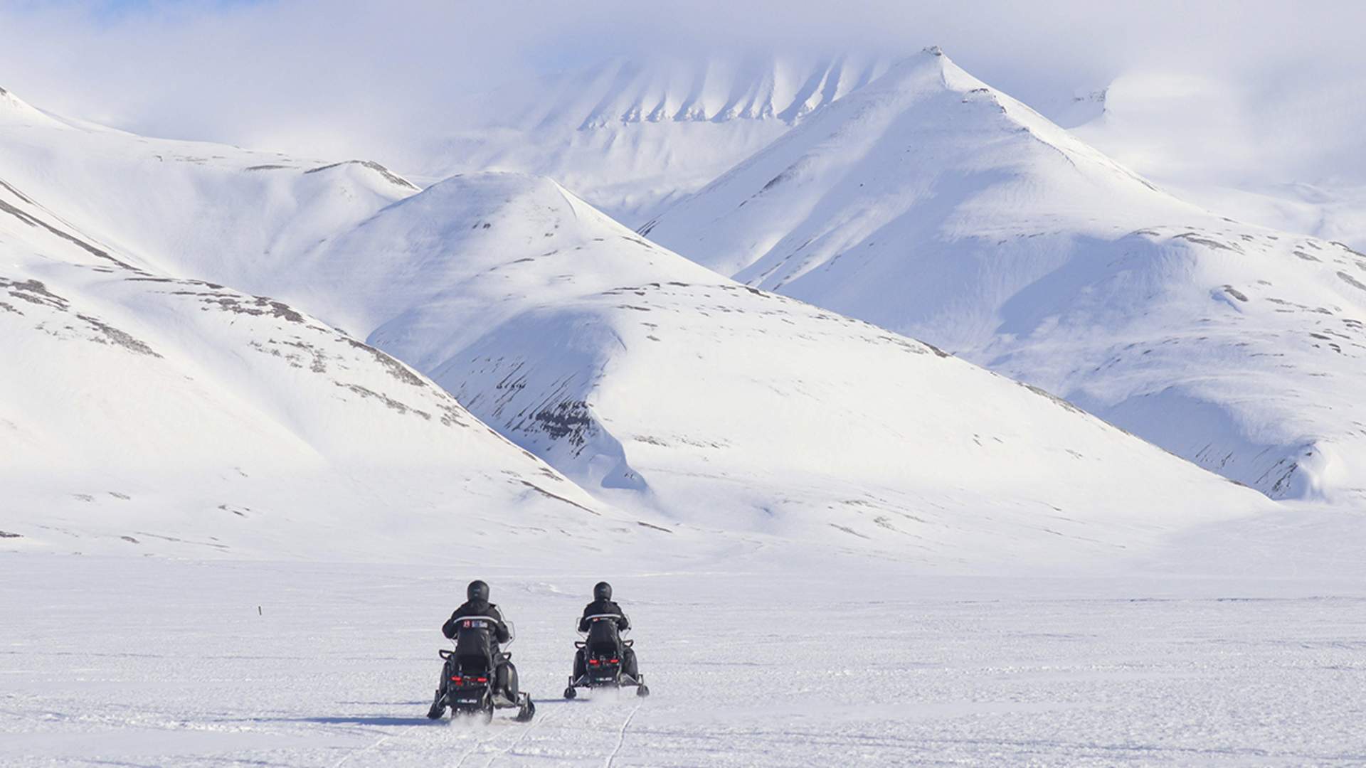 Wilderness safari with electric snowmobile - Hurtigruten Svalbard, Snowscooter, Longyearbyen