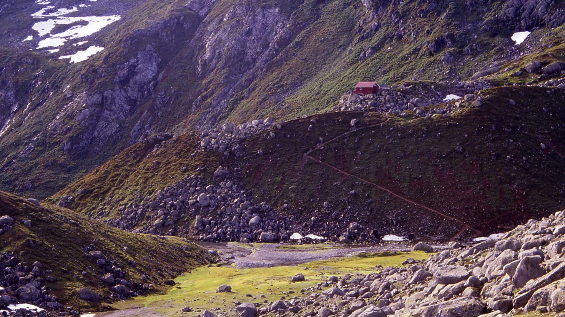 Flatbrehytta Mountain Cabin