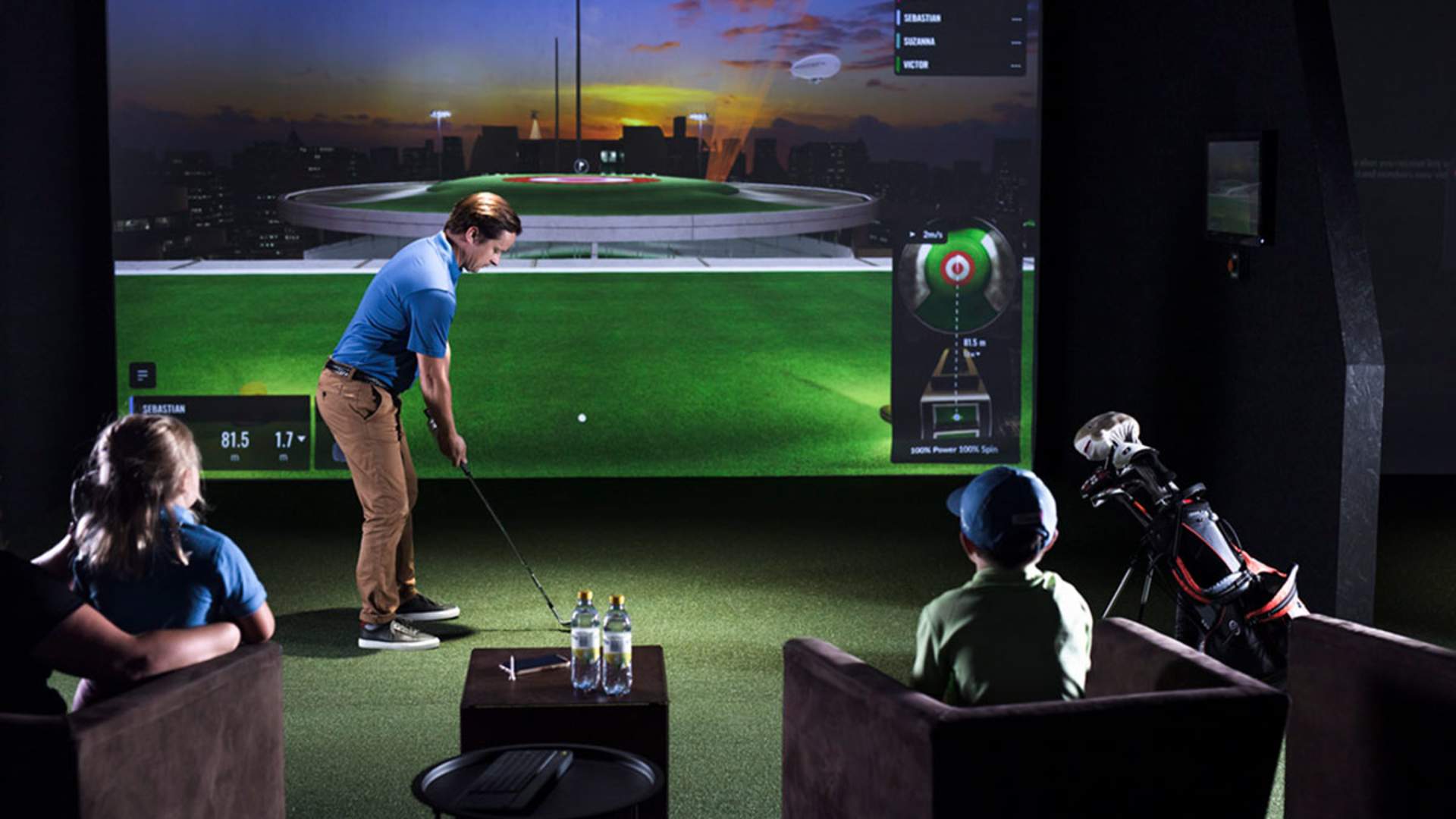 Family-playing-bullseye_72-dpi