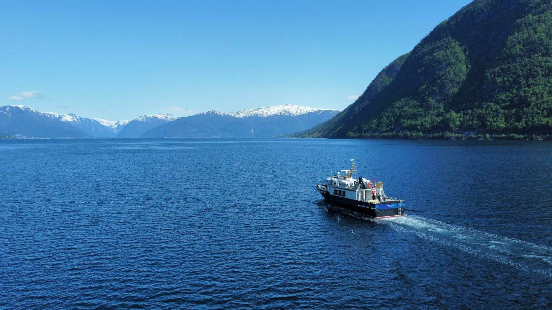 Fjord Cruise Vik - Fjærland roundtrip