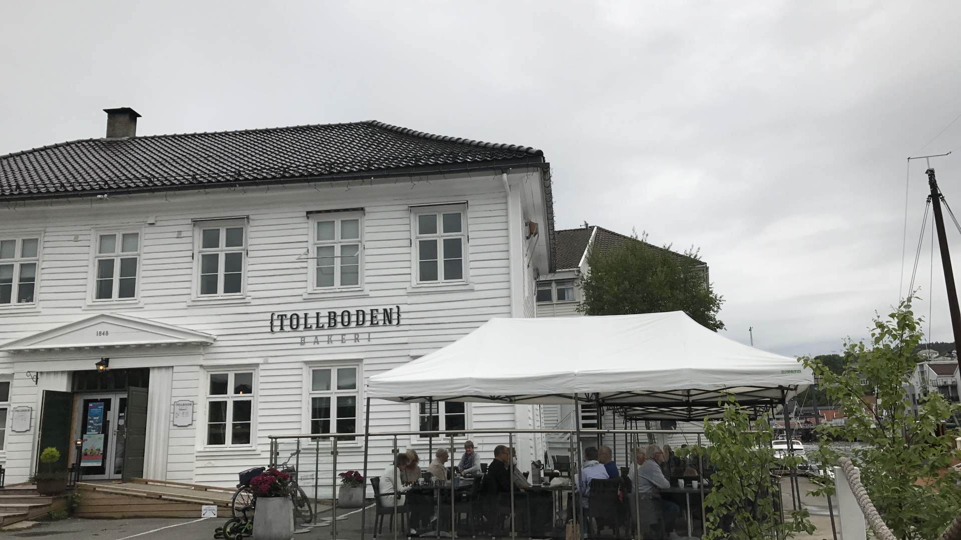 Flekkefjord-Tollboden-bakeri-Norway