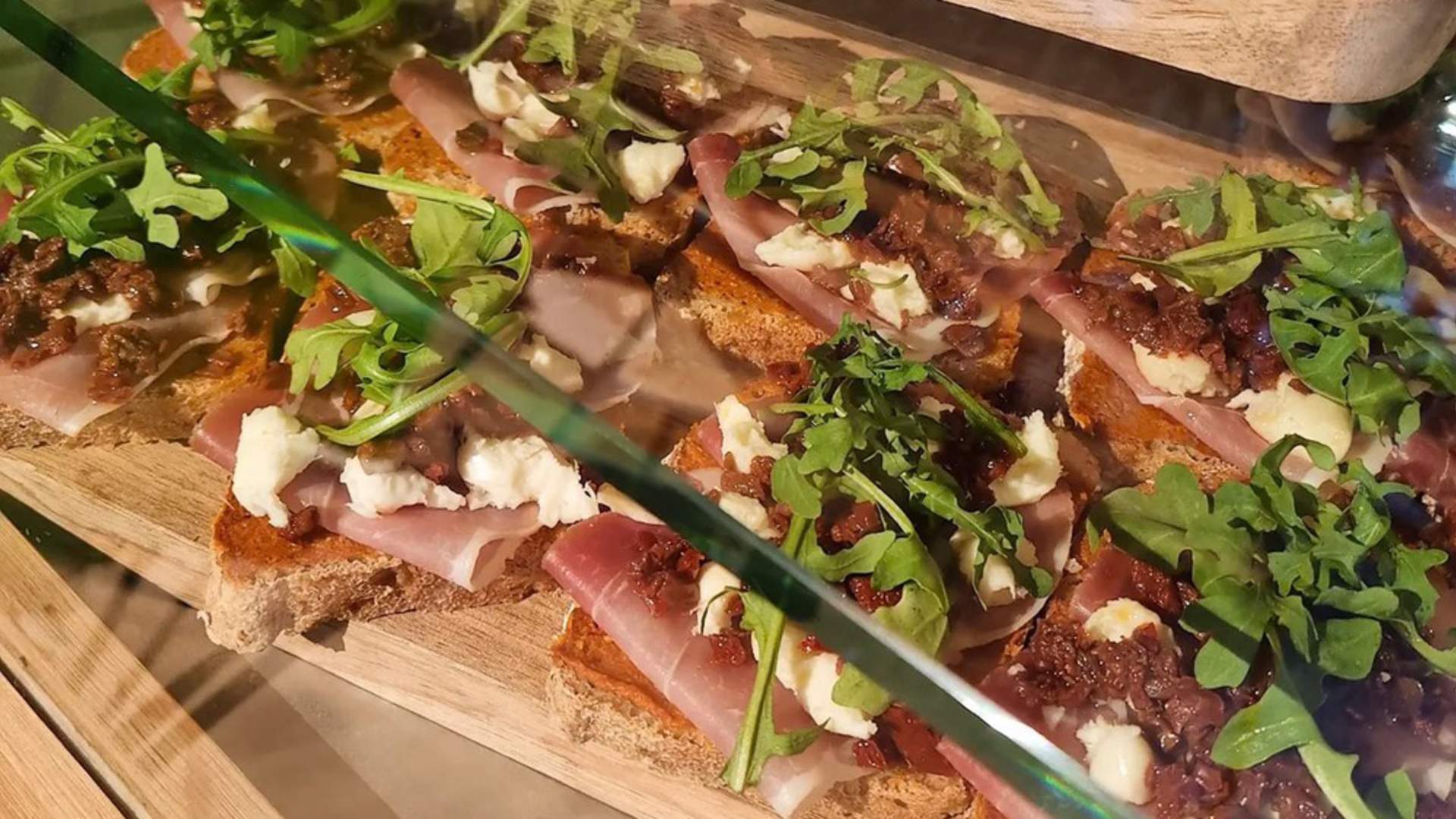 Fyresdal_-smørebrød-på-Kafe-Hvelvet_1000x689