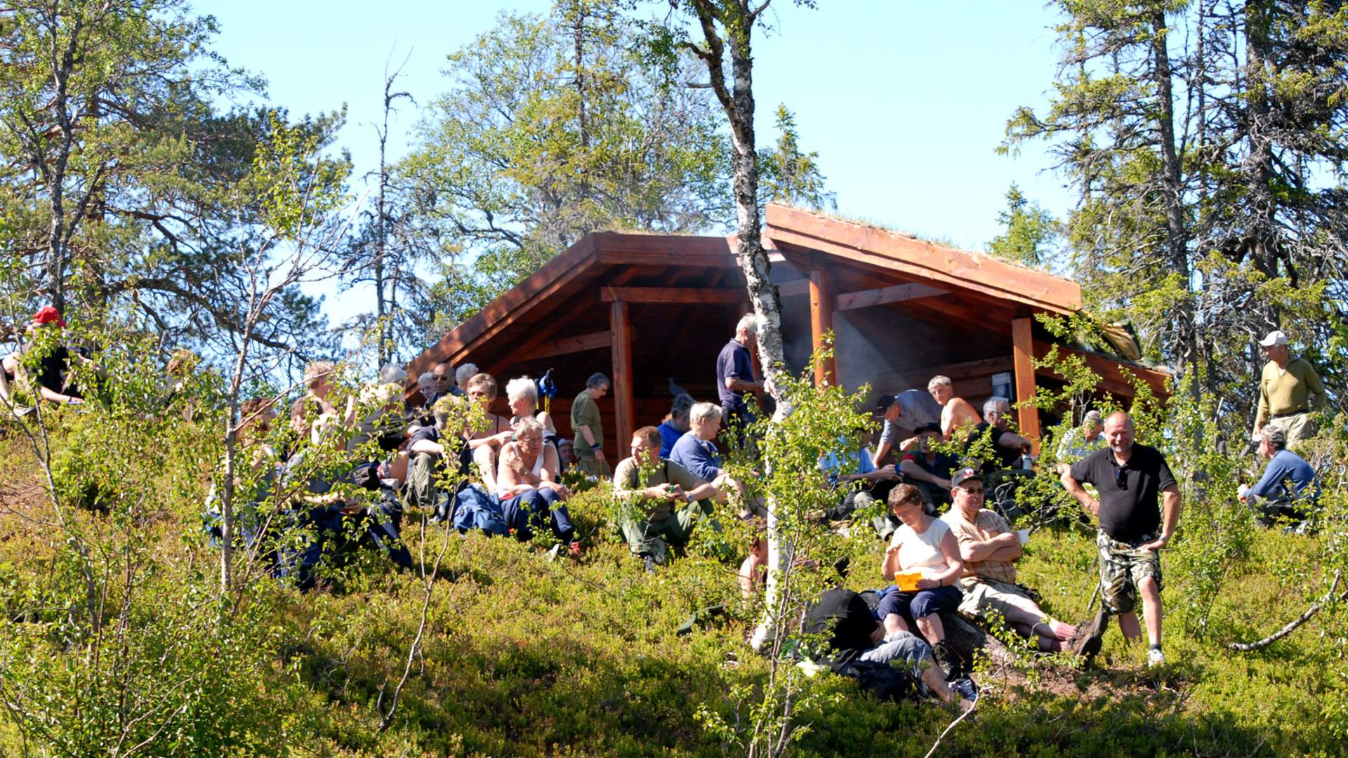 Gapahuken-ved-Midtpunktet-160607-2x1