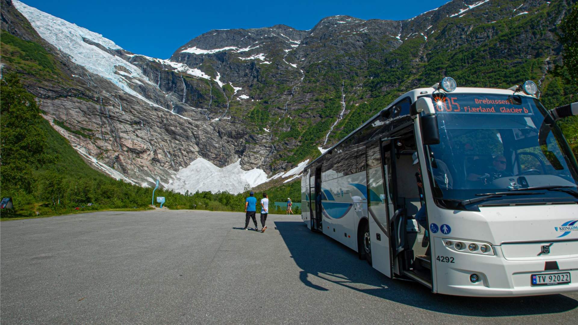 Glacier bus Fjærland