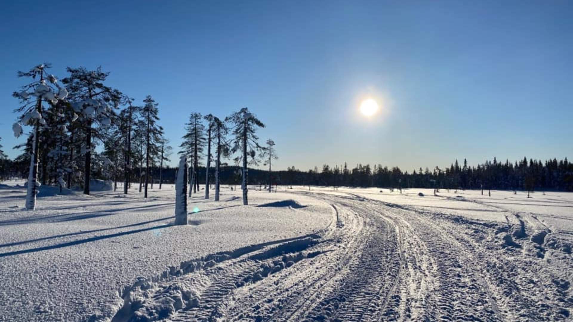 Gravberget snøscooterled i nydelig vær