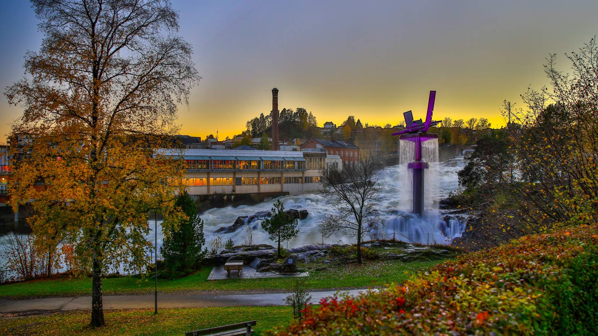 Hønefossen_Oppgangssaga_Høst_Foto_Jan_Bjerkeli