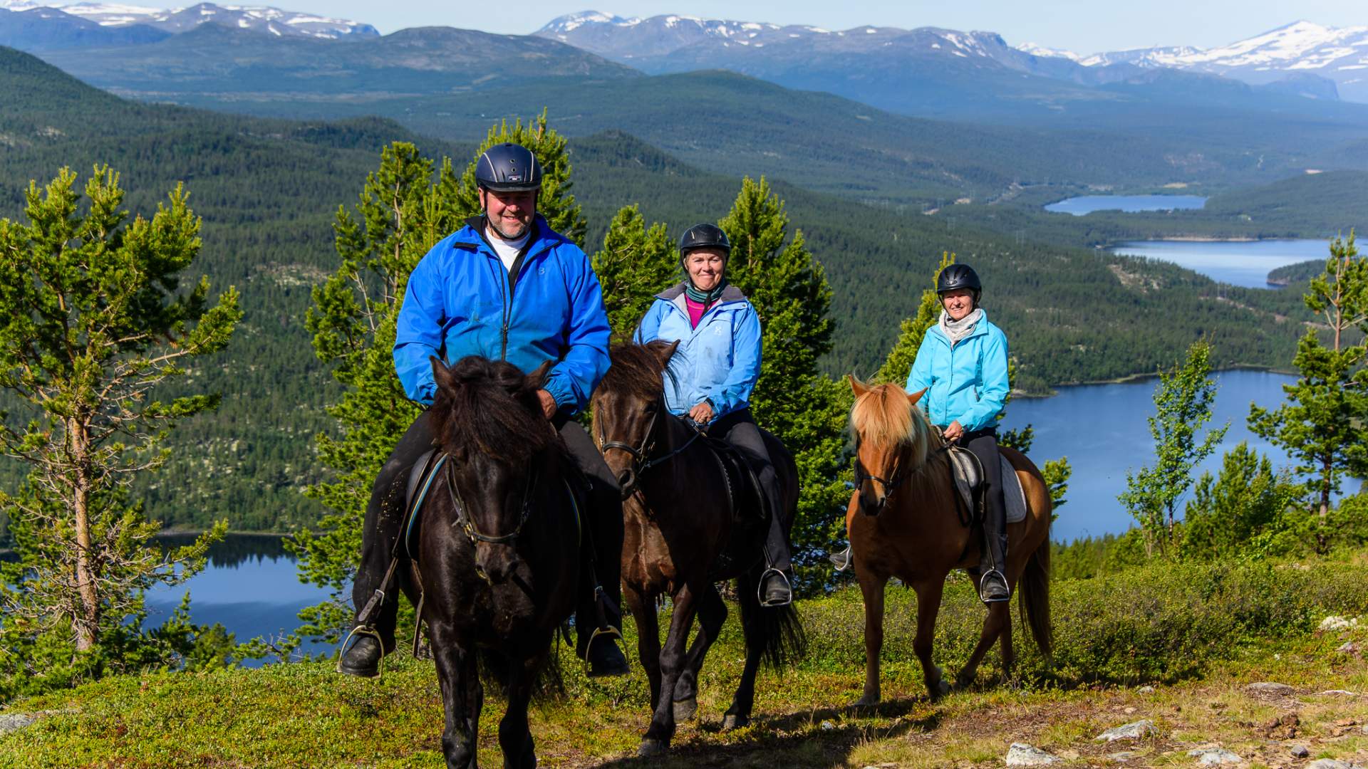 Horseback_riding_Espedalen_Photo_Ian_Brodie