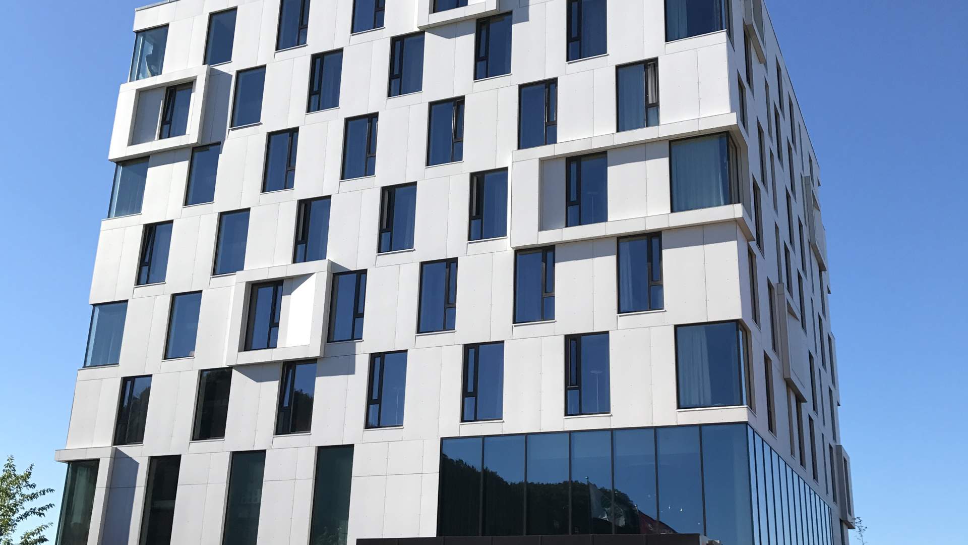 Hotellfasade Front2
