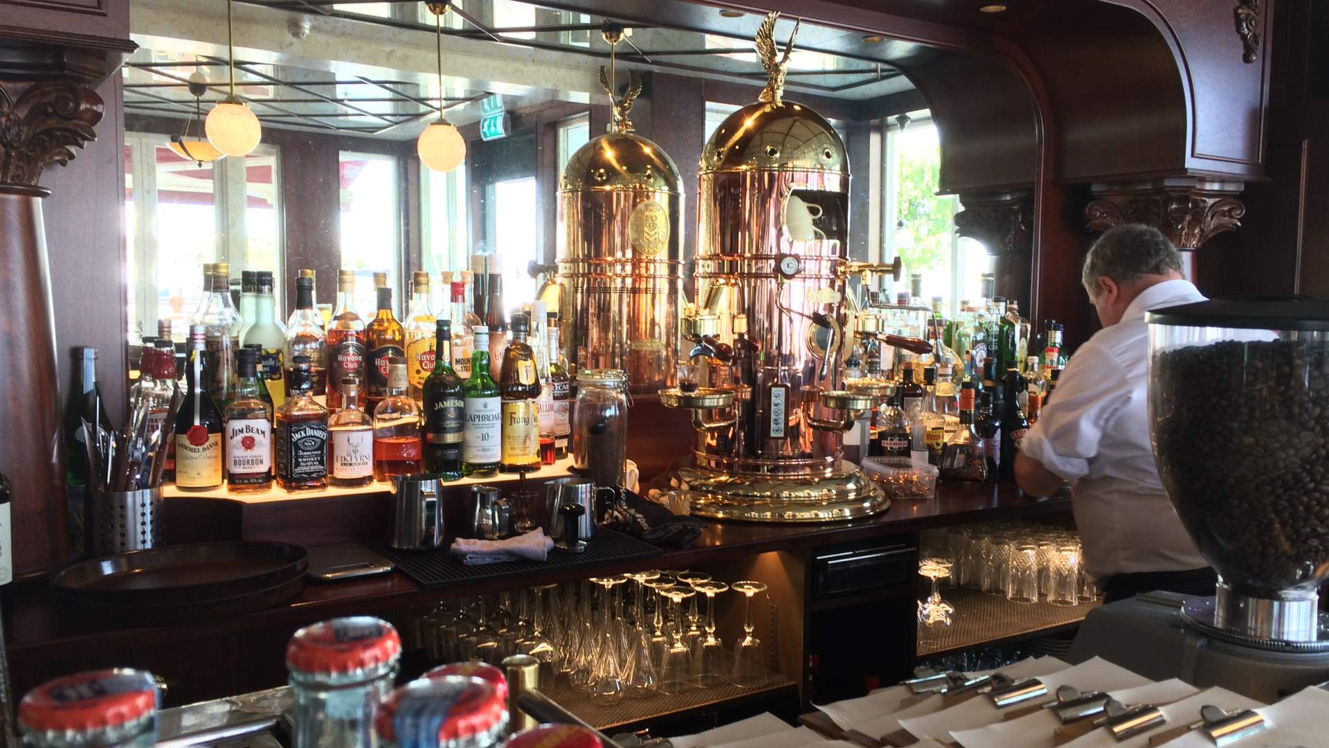 PROMENADEN BAR OG BRASSERI