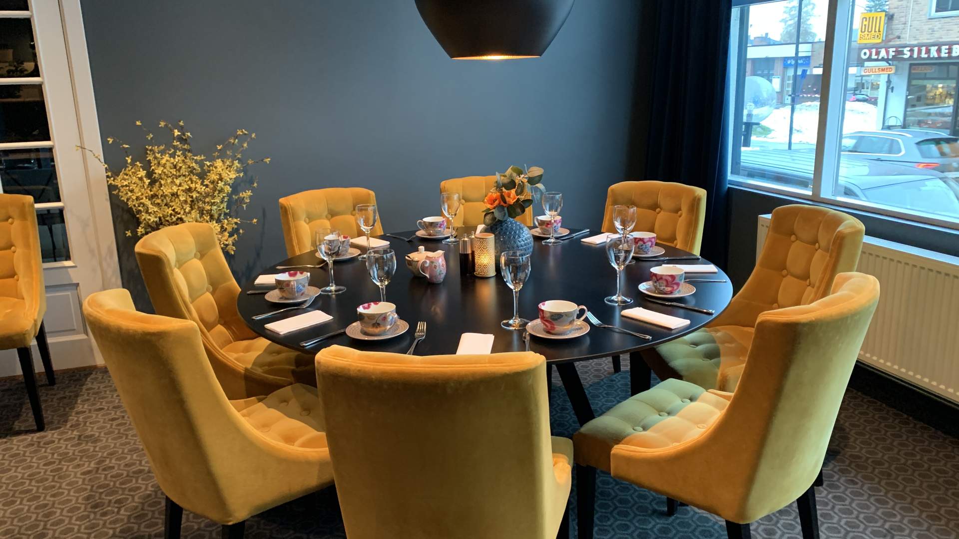 Hotel Central To Runde Bord Afternoon Tea