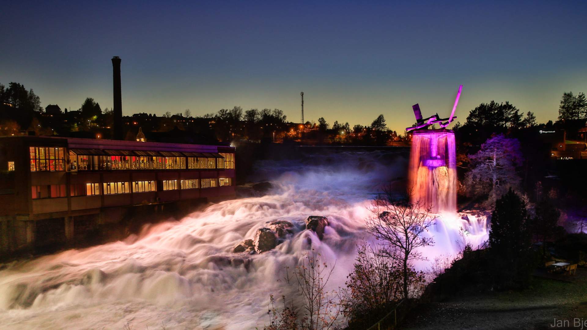 Ikke brukes spør Ingvild Hønefossen_Oppgangssaga_lys_liggende_Foto_Jan_Bjerkeli