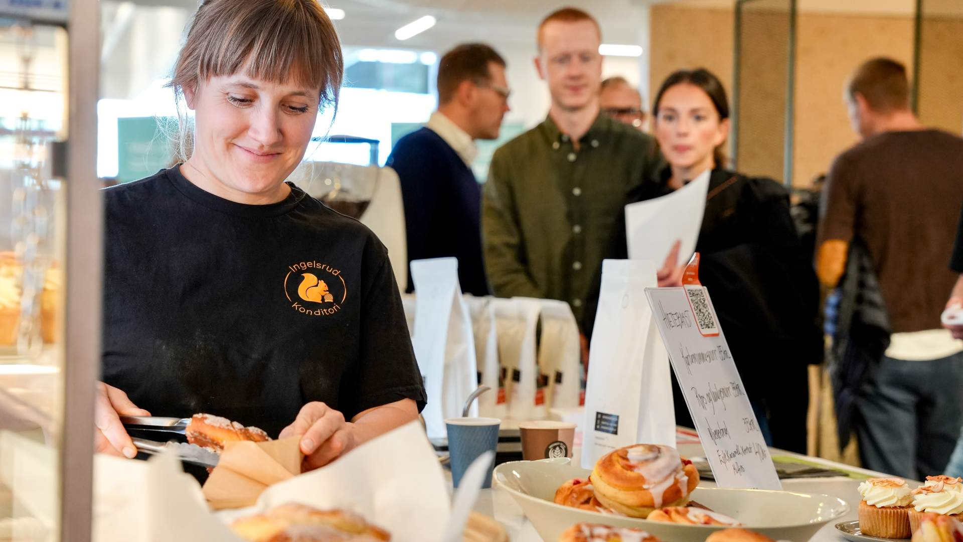 Ingelsrud Konditori med Johannes TB og Hedda DB Gnist Media.jpg ii