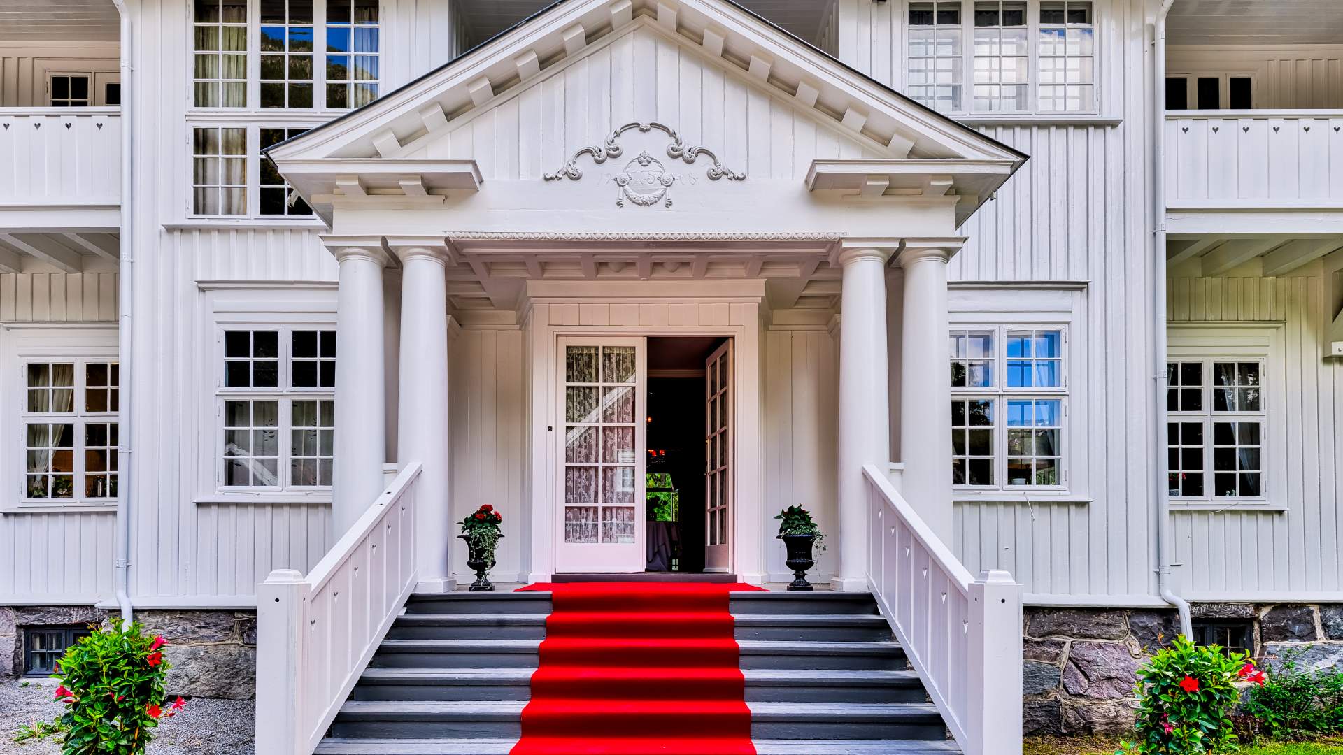 Inngang Rjukan Admini Ian Brodie