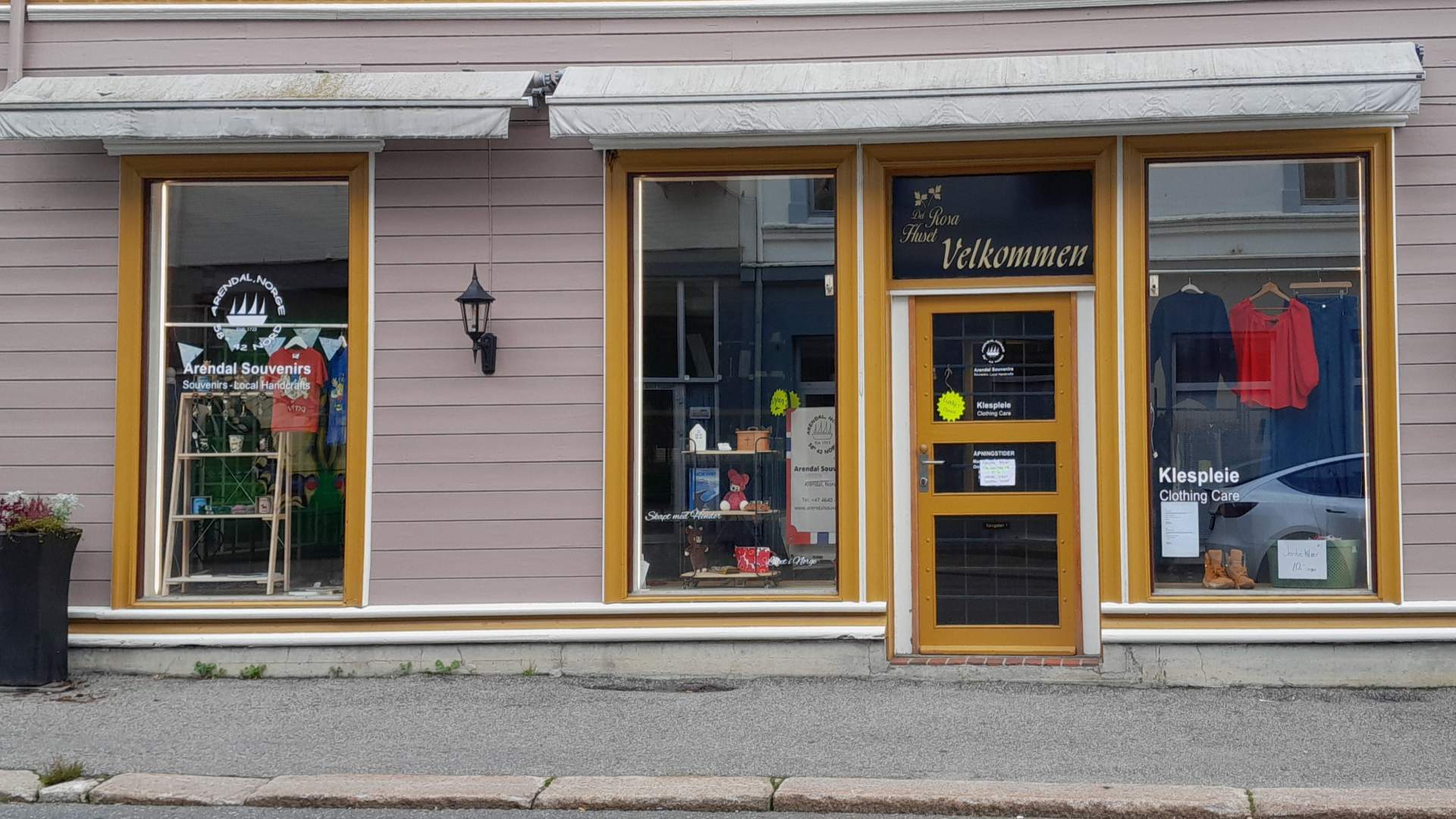 Inngangsparti Arendal Souvenirs & Klespleie