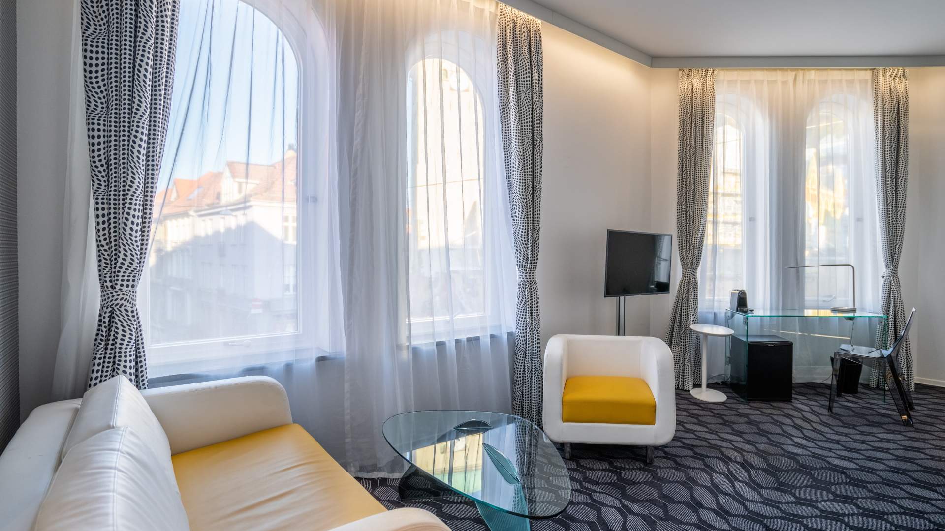 KO_JS_203_room_1