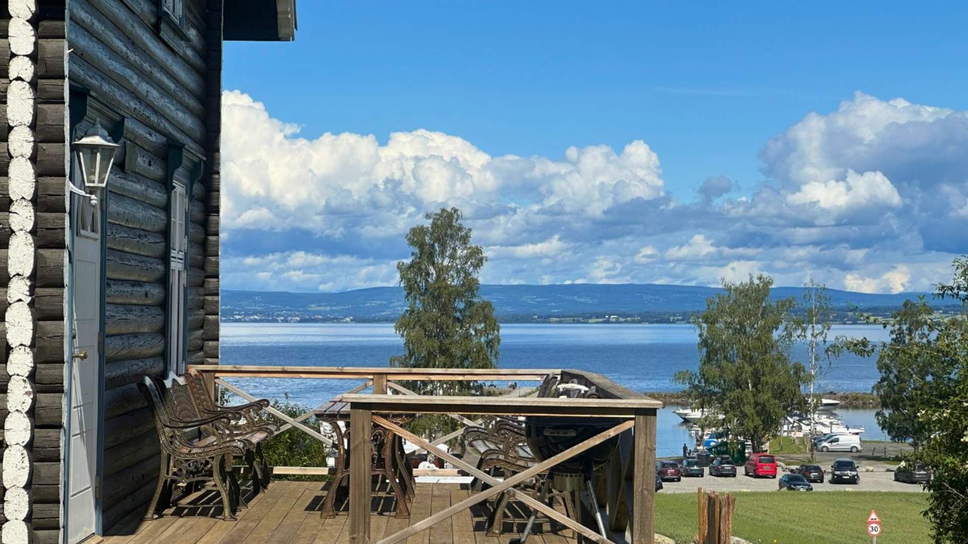 Kapteinsboligen i Evjua Strandpark, veranda