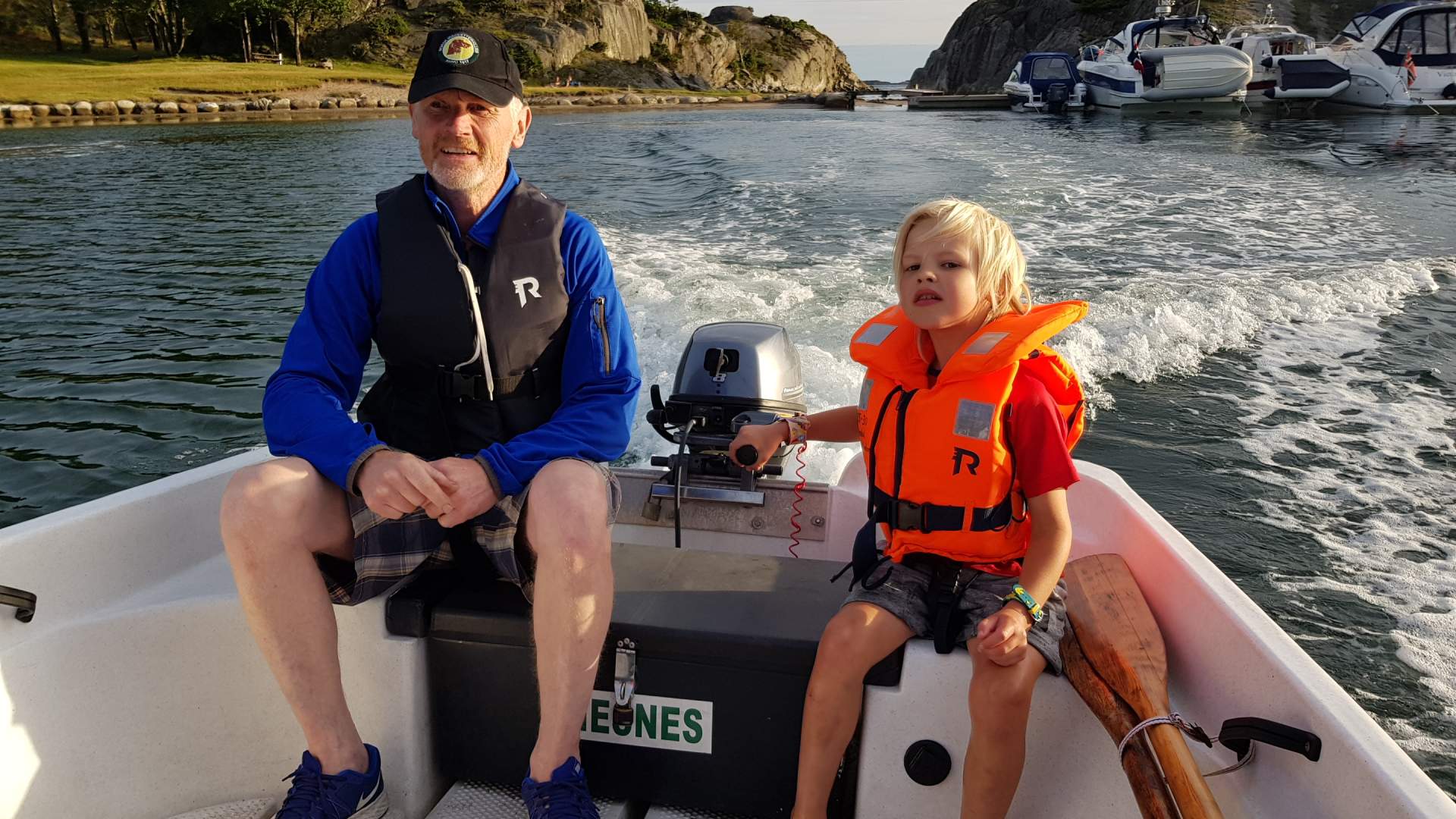 På båttur til Ytre Maløya