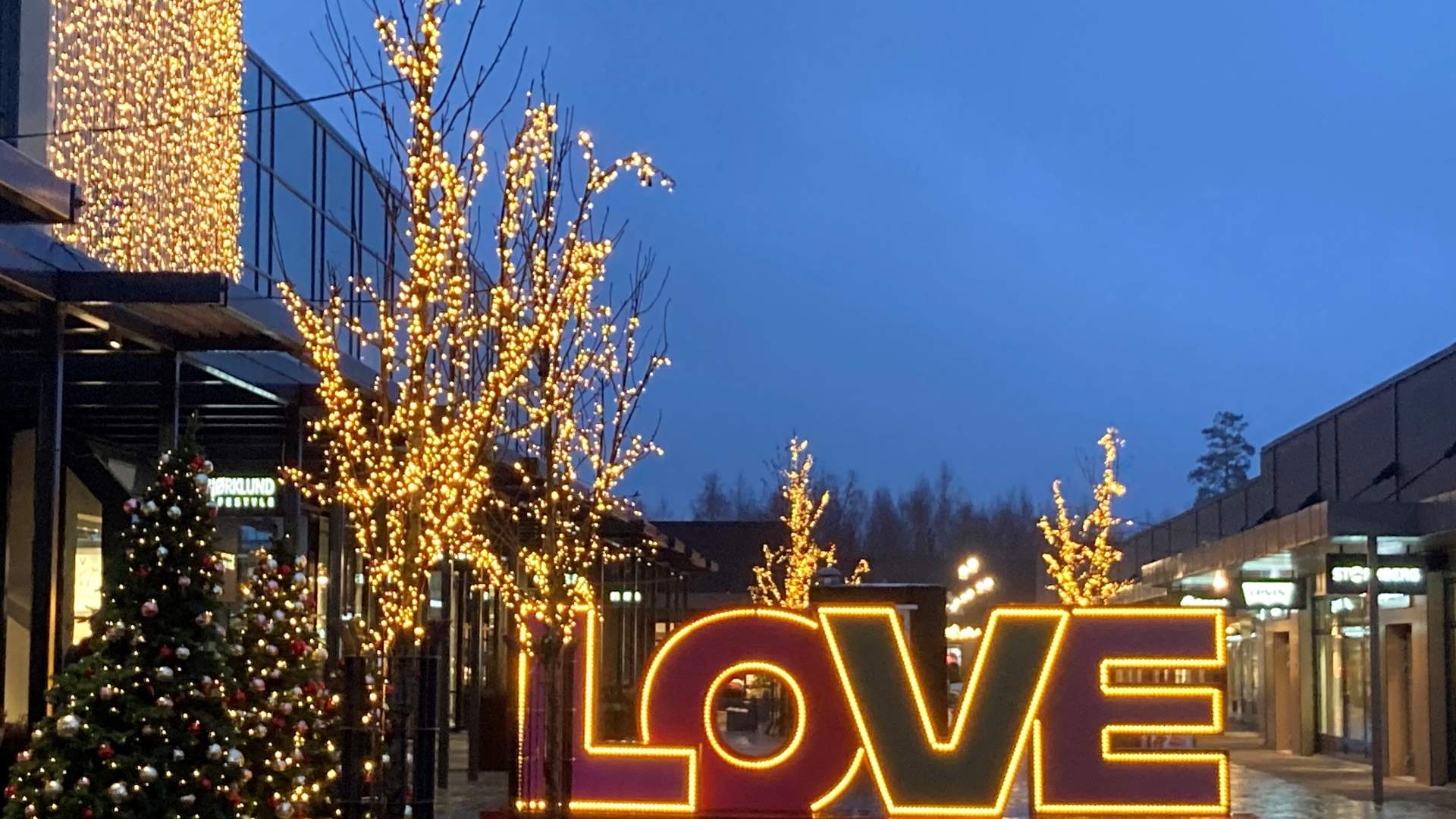 LOVE CHRISTMAS