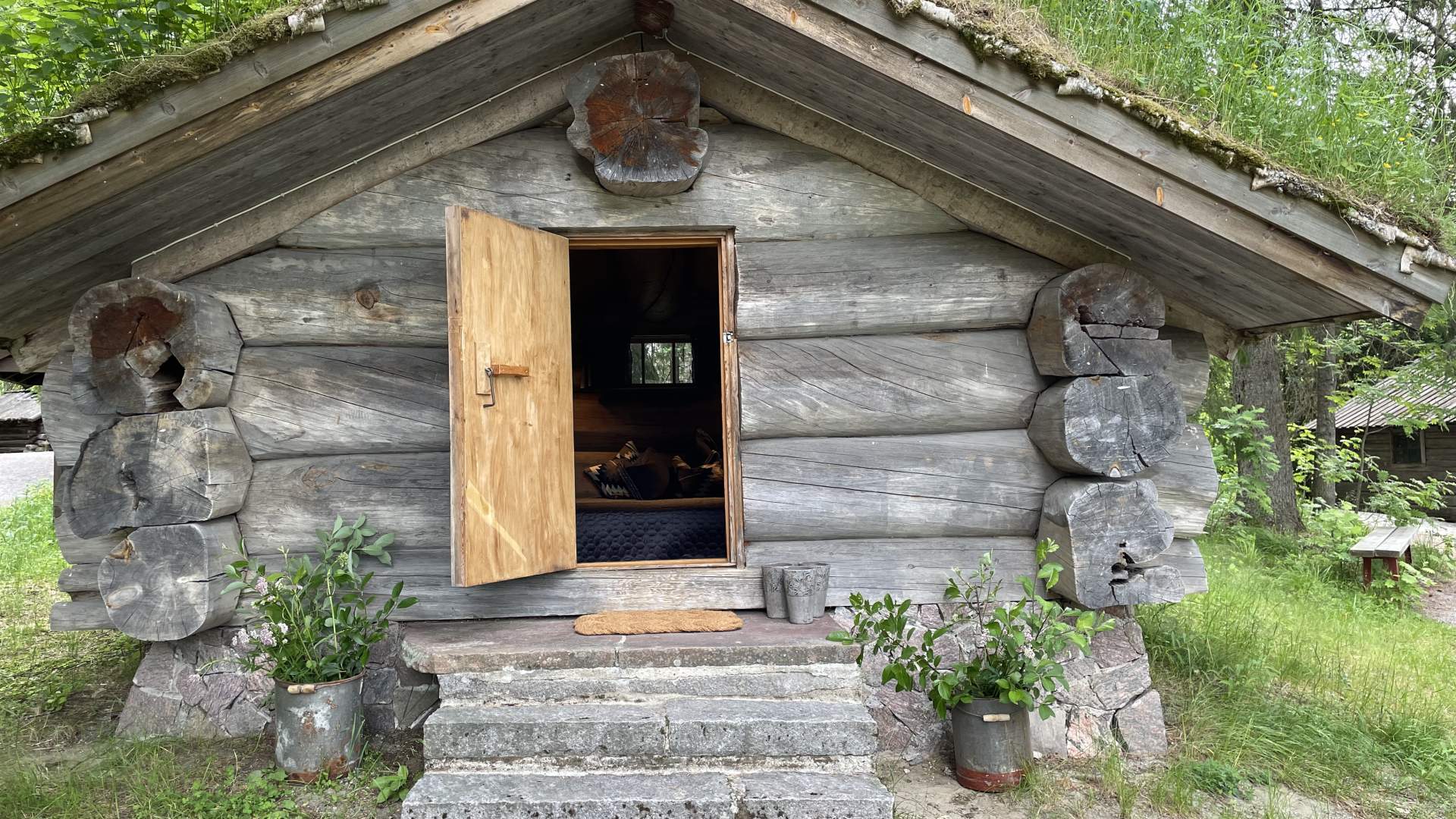 Lenmannskoia sett utenifra