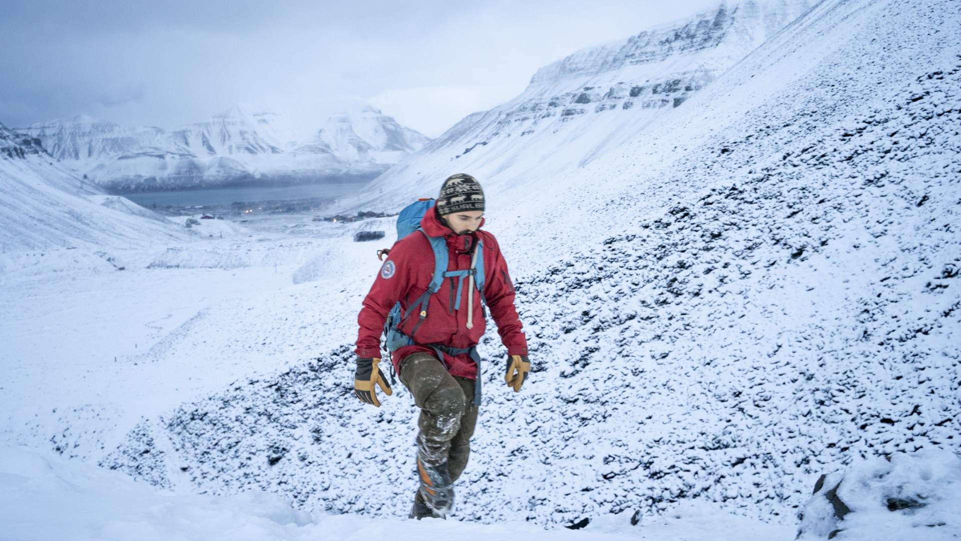 Longyearbreen hike - Backyard Svalbard by Vegard Krohn