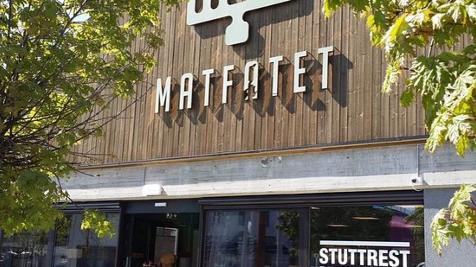 Matfatet_Brumunddal_hovedinngang-fra-torget
