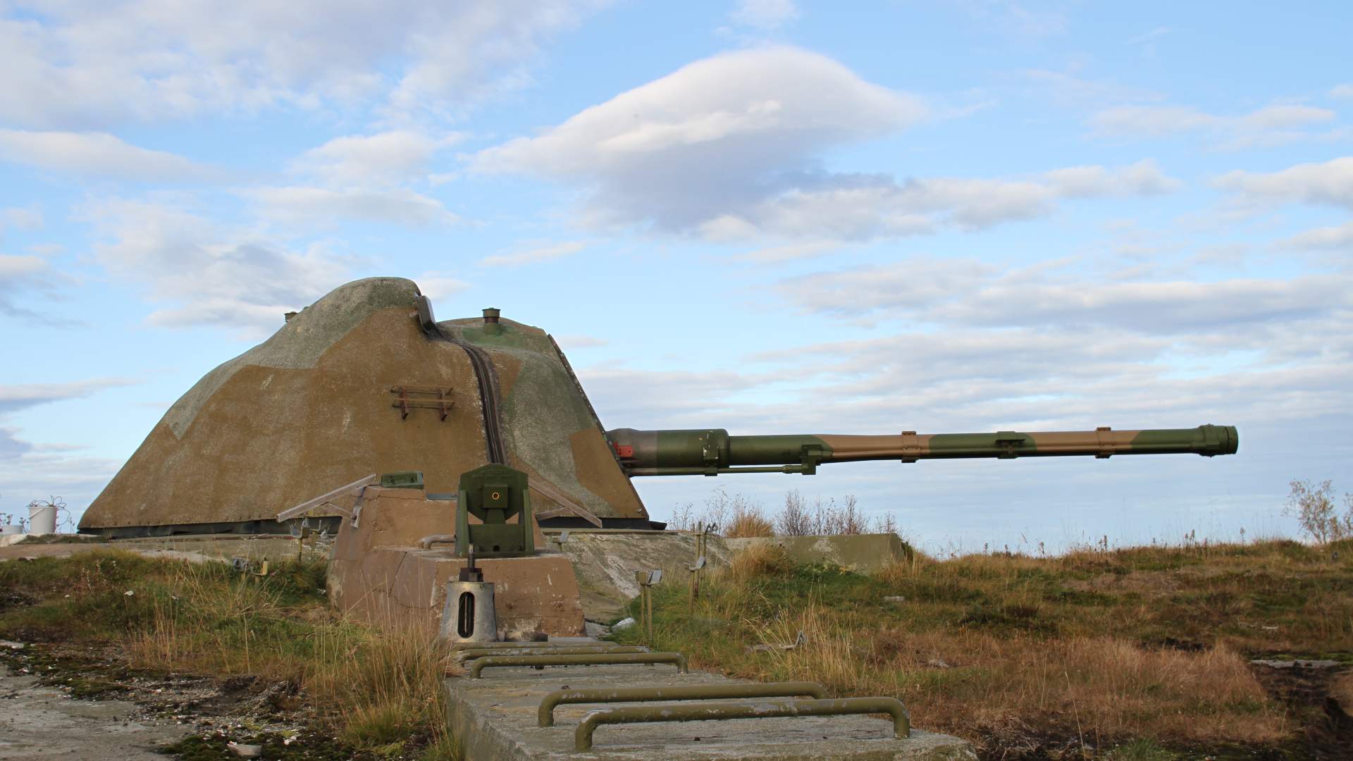 Meløyvær_Fortress_Canon_B_-_Russøya