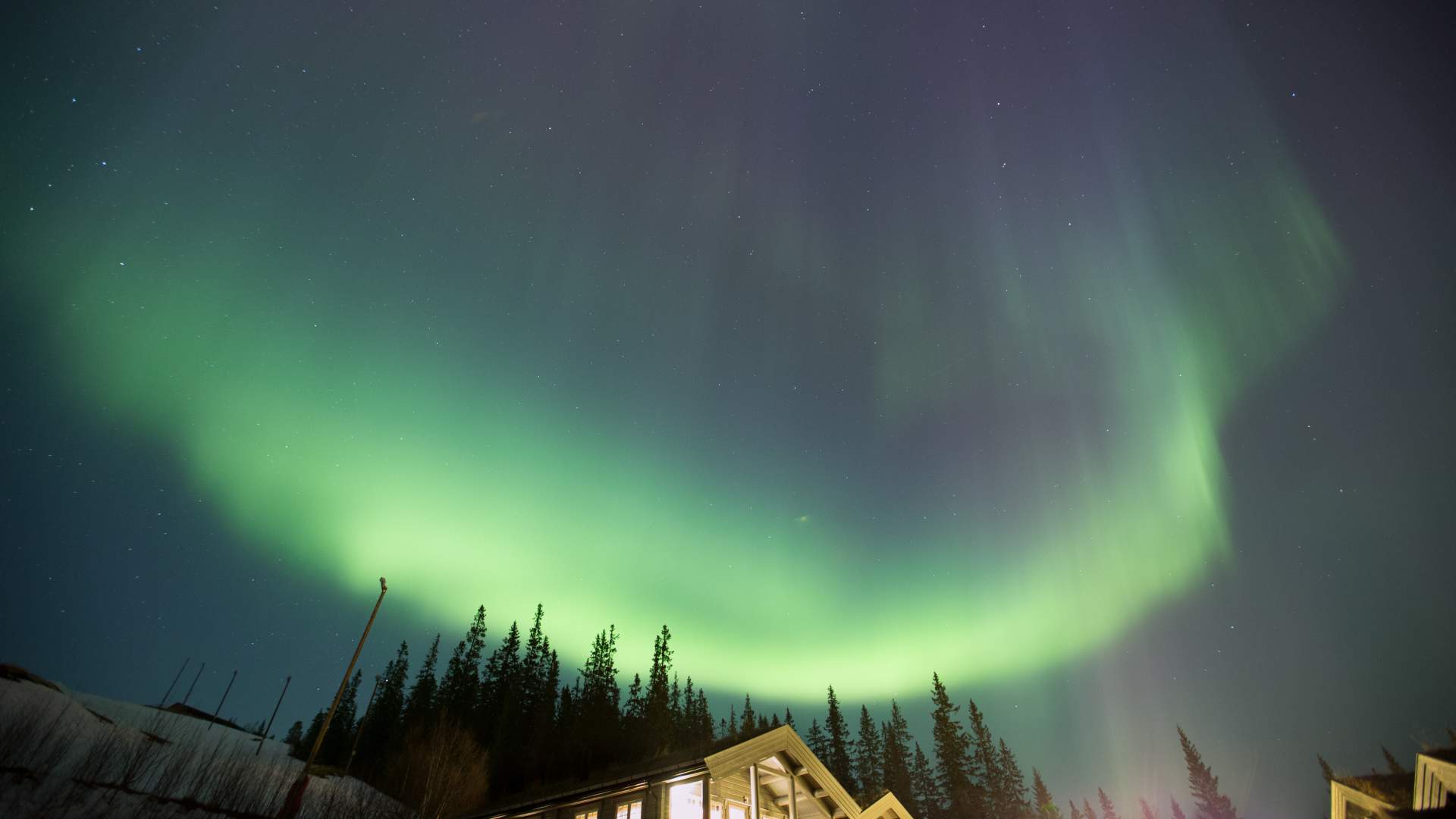 Nordlys_over_hyttene_Kirkebyfjellet 20150317-IMG_6366