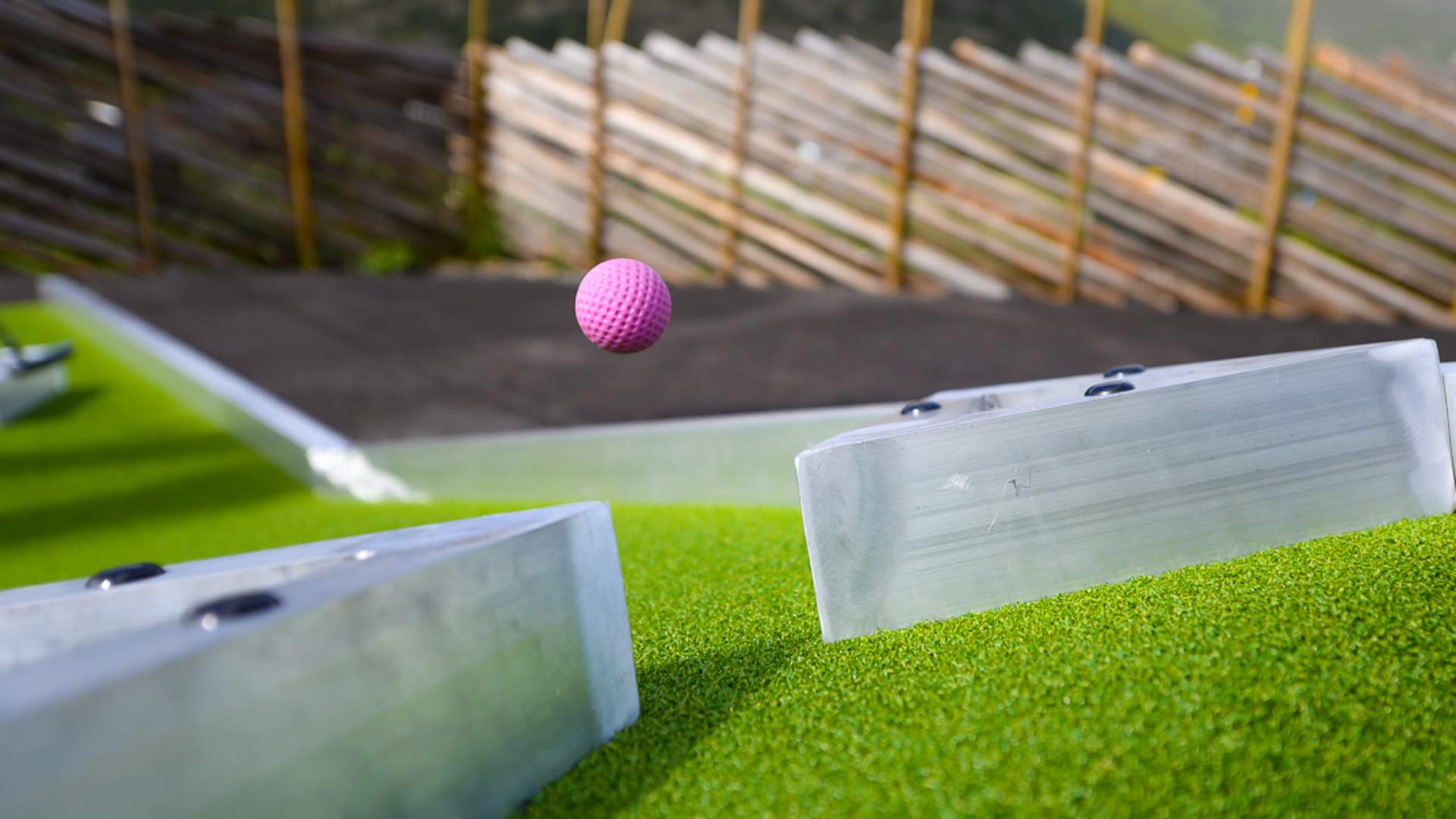 Lom Aktivitetspark - minigolf - Aktiv i Lom