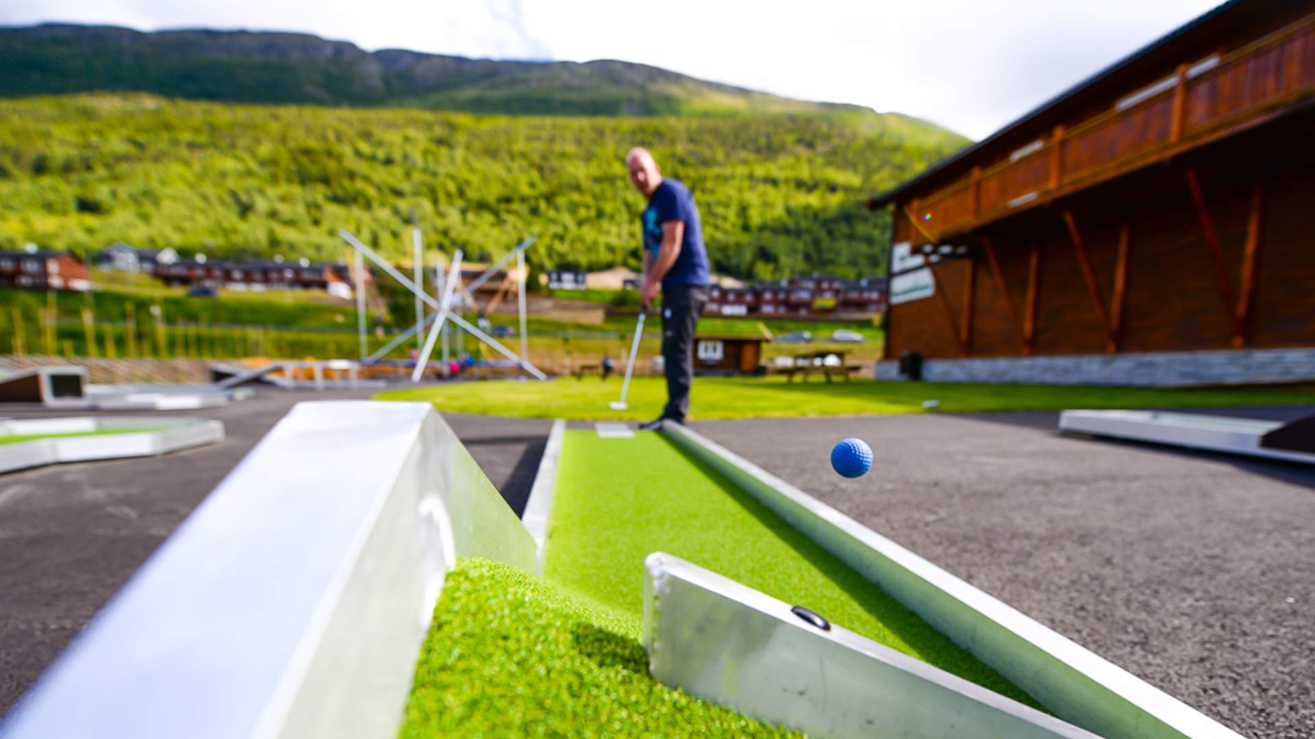 Lom Aktivitetspark - minigolf 2 - Aktiv i Lom