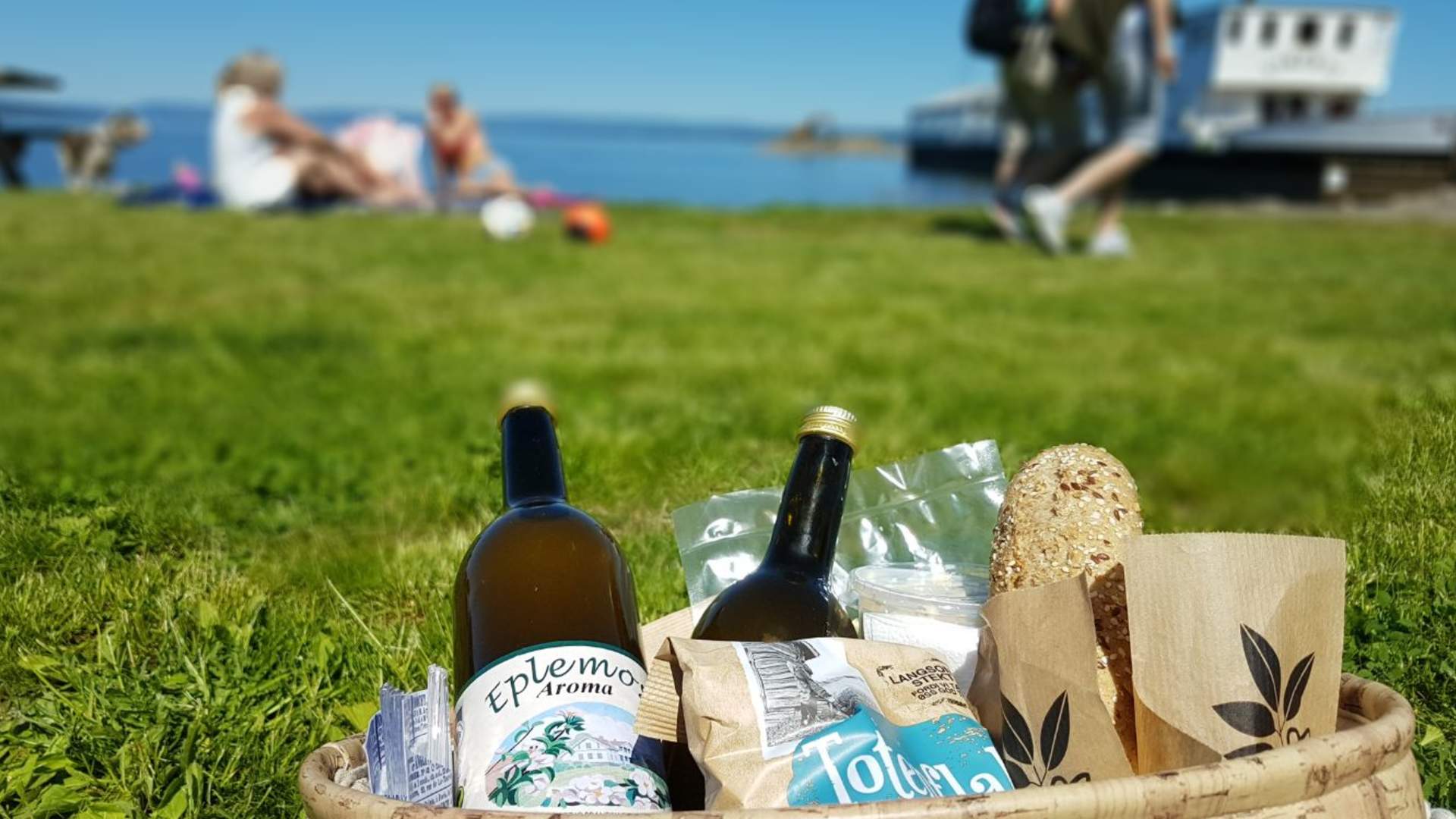Piknikkurv i Evjua Strandpark