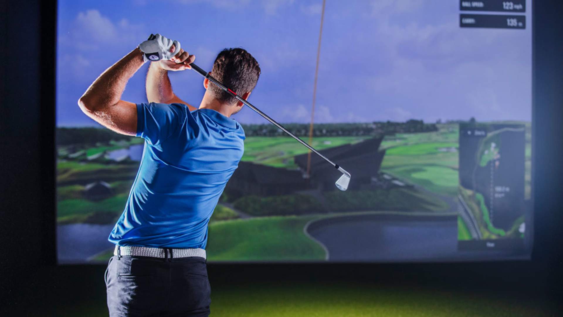 Player-swinging_VG_72-dpi