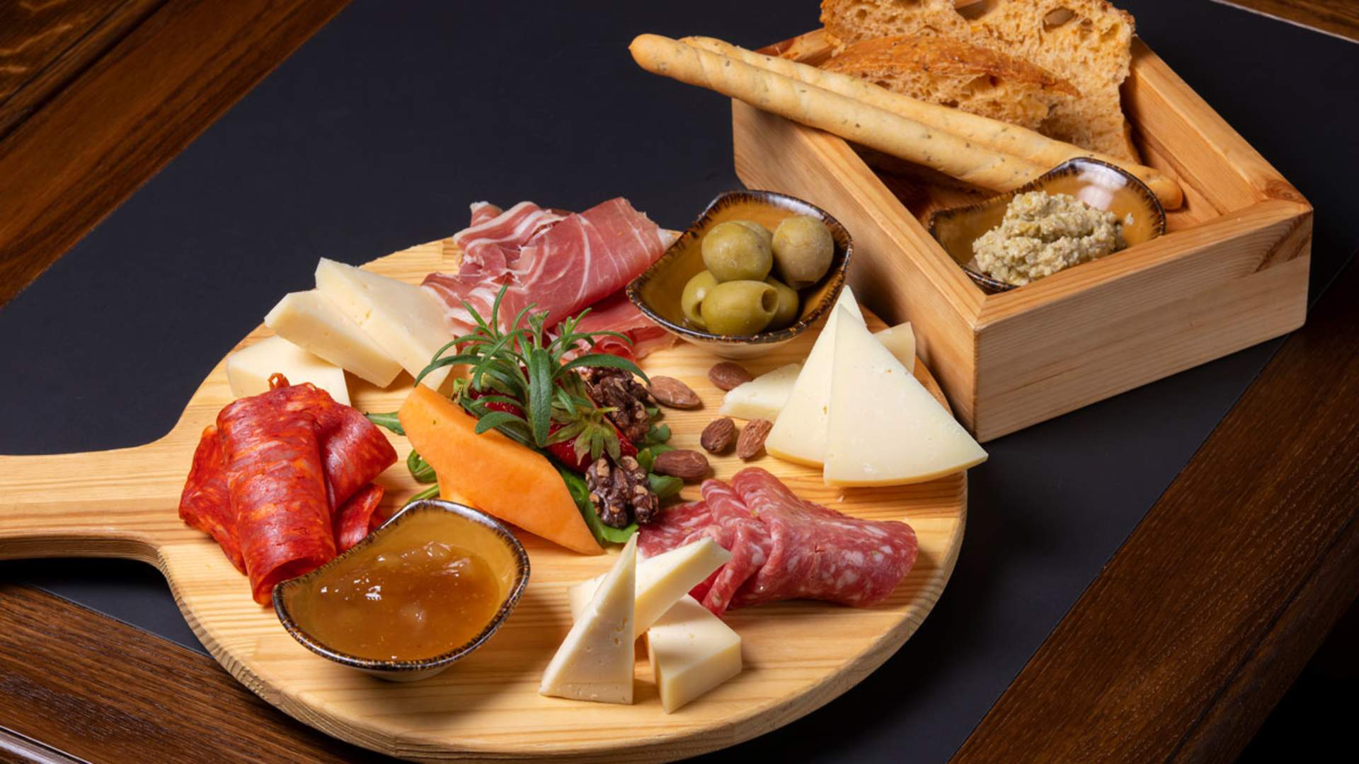 Porsgrunn_Øya-Spiserie_-tapas-tallerken