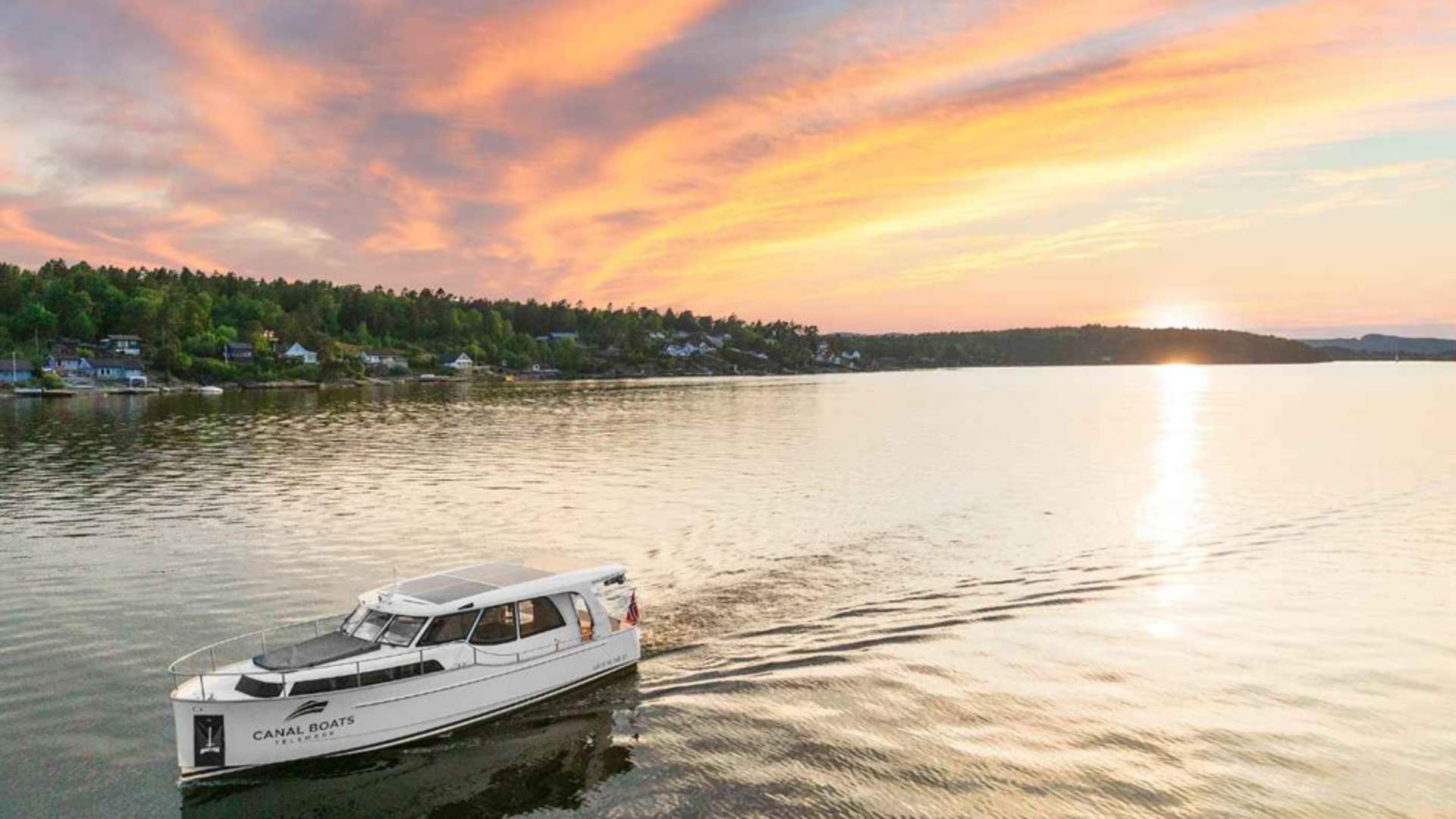 Porsgrunn_boat-fra-Canal-Boats-Telemark