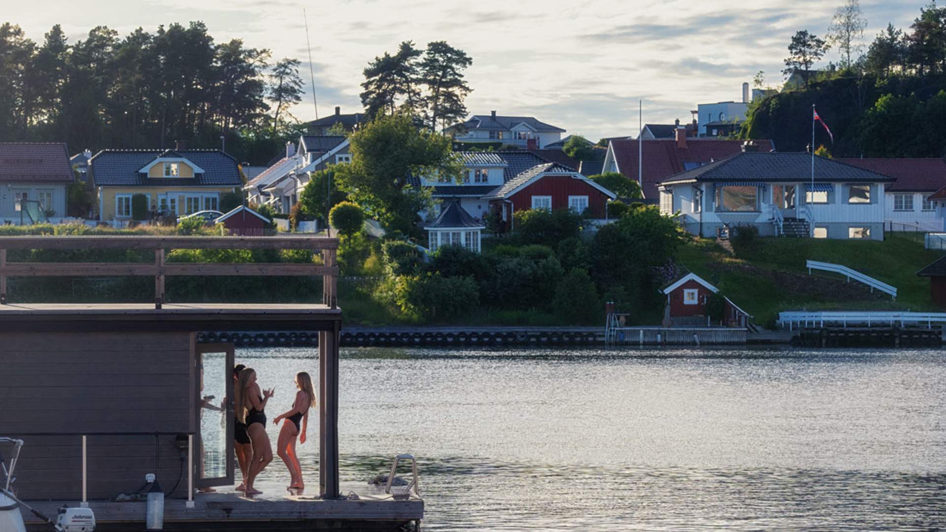 Porsgrunn_sommer_badstubåten-Melvin-2_1100x824