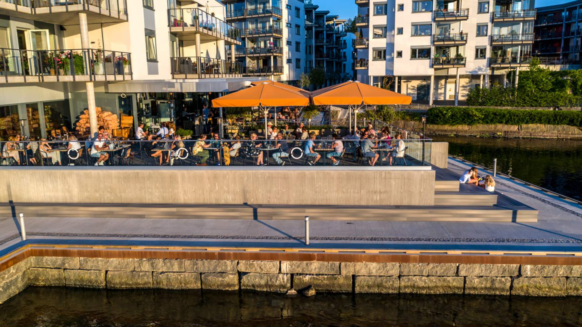 Porsgrunn_terrasse-Øya-Spiseri-2