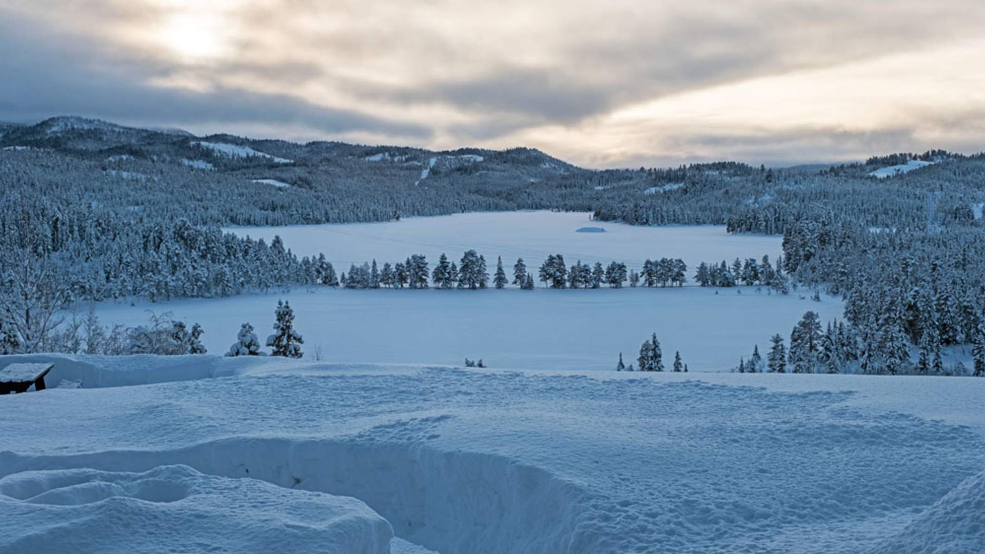Rauland_vinter_utsikt-fra-Austbø-Hotell_1000x563