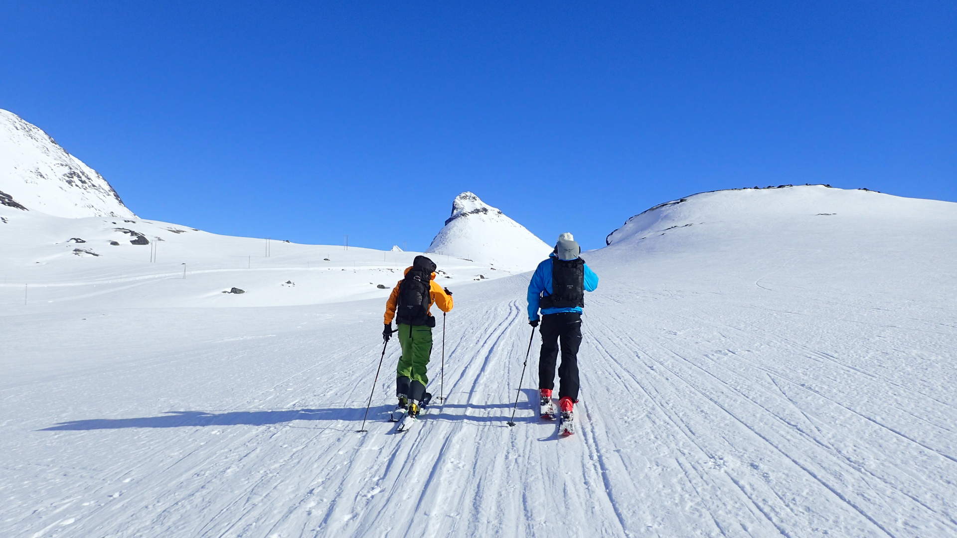 Retur til Leirvassbu etter skitur