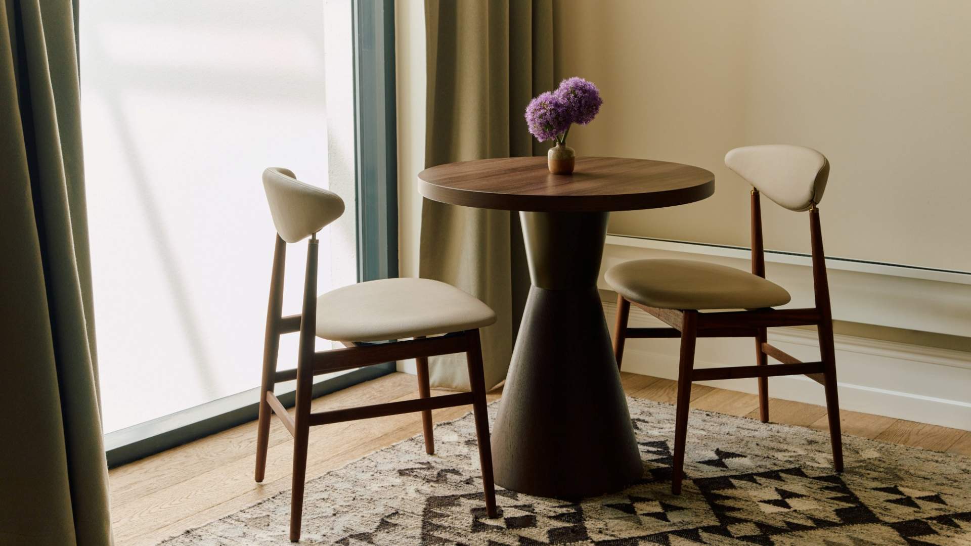 Revier - The Bedrooms Eight