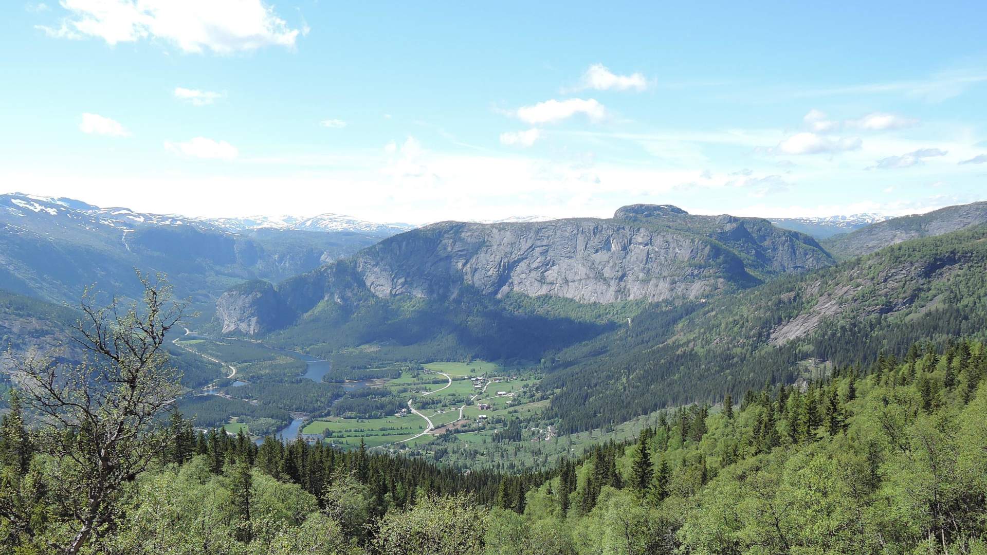 Utsikt til Einang og Homfjellet