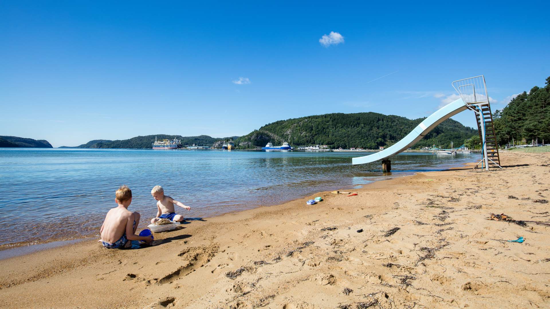 Rosfjorden strand i Lyngdal