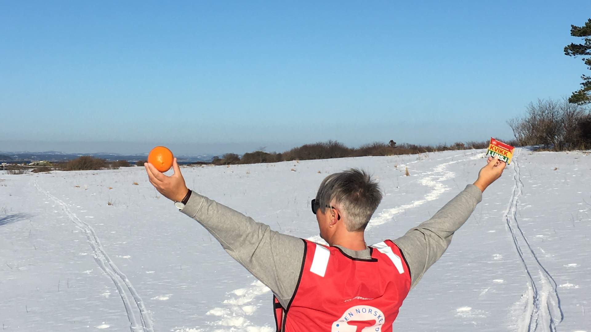 Ruth, snø, kvikklunsj og appelsin