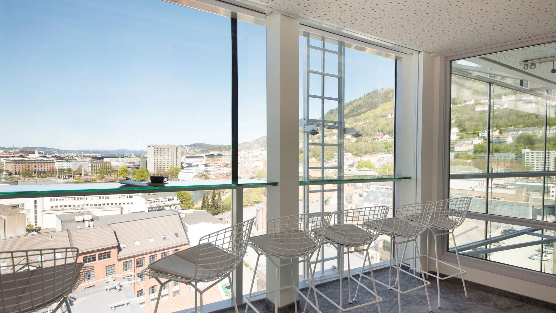 Scandic-Ornen-bar-view_