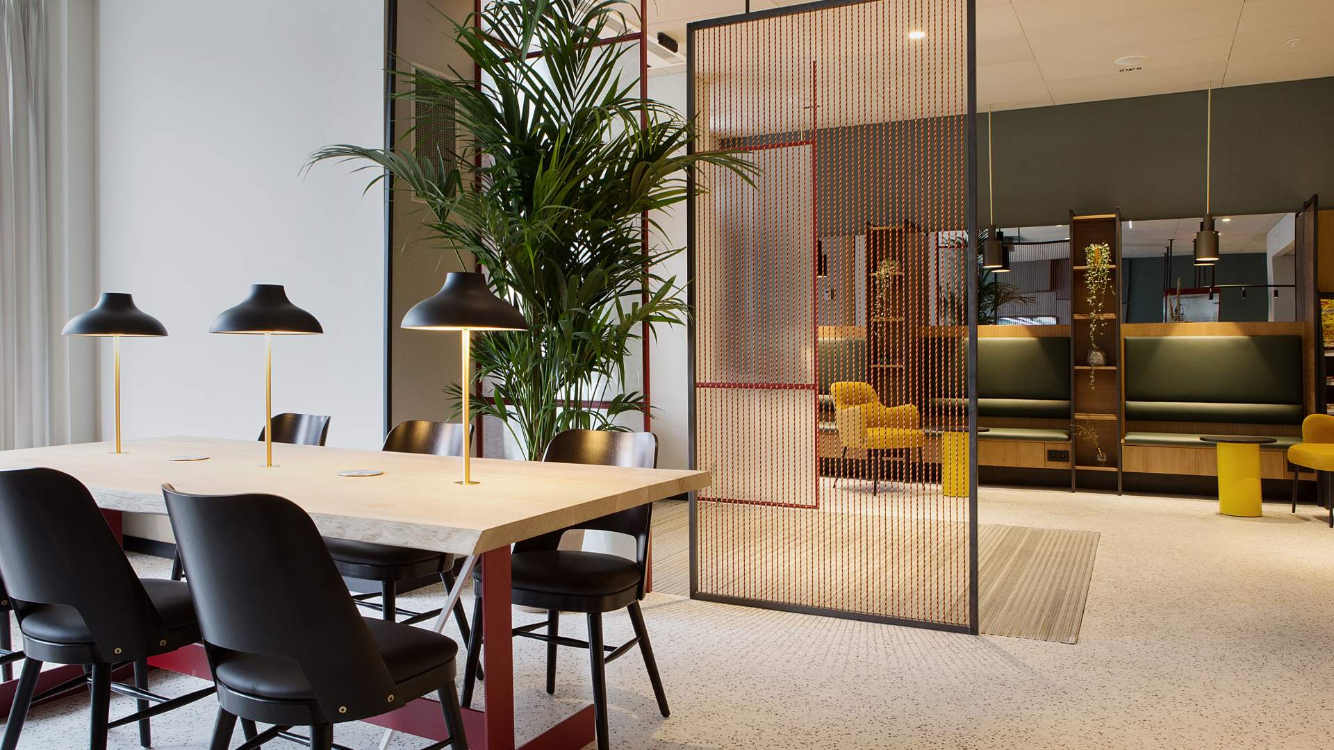 Scandic-Torget-Bergen-Lobby-Reception-Workstation-1