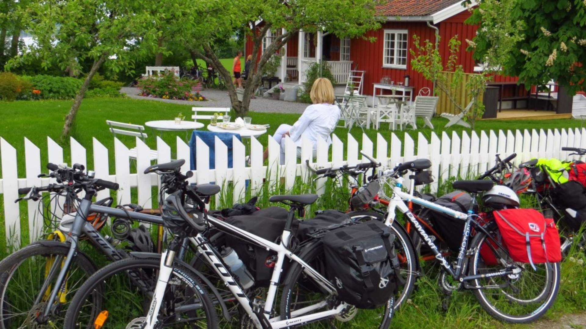 Sykkel-parkering ved Skafferiet Helgøya