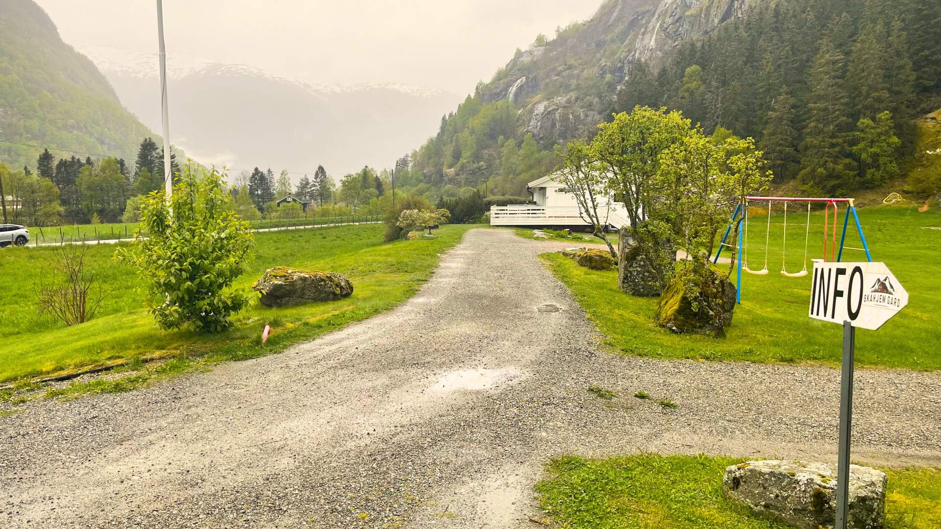 Skahjem Gard, Aurland