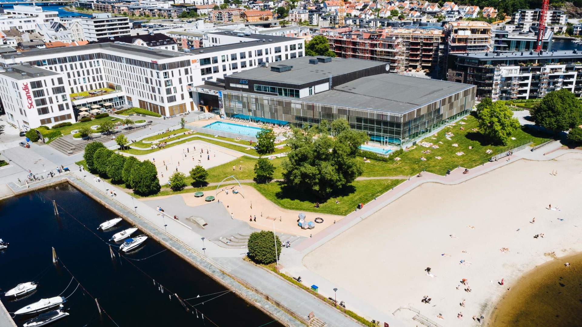 Summer at AQUARAMA ☀️